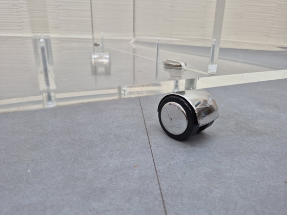 Image 1 of Carrello in plexiglas. Mobile audio/tavolino da caffè vintage in acrilico.