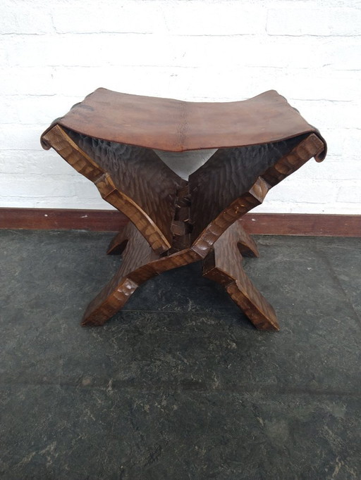  brutalistischer Hocker 1950er Jahre