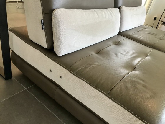 Image 1 of Divani componibili (3 posti + 2 posti singoli) in pelle e tessuto