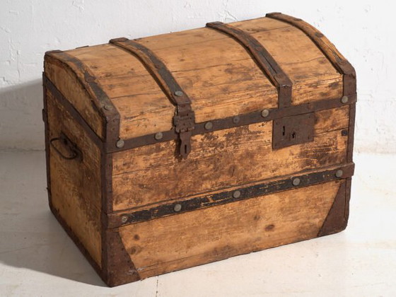 Baúl de viaje antiguo de madera de pino – Europa Central, circa 1900 – Armarios de almacenamiento, Iron (photo 12 of 28)