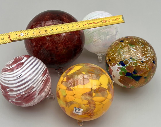 Image 1 of Lote de vidrio de estudio soplado a mano: bolas de vidrio, gotas y vog