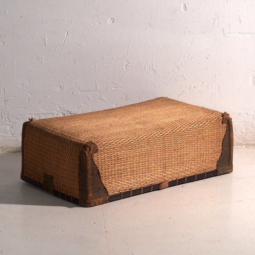 Antique kōri trunk set in willow wicker – Japan, circa 1920. Set of two pieces