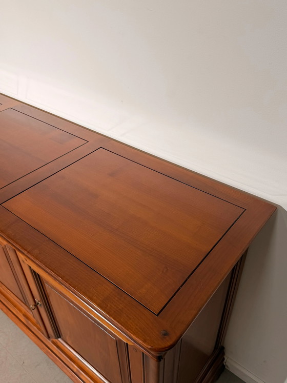 Frans kersenhouten dressoir met drie deuren (photo 5 of 6)