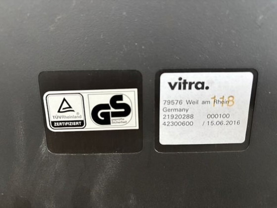 Image 1 of 6 x Vitra Softshell dark green - excellent condition