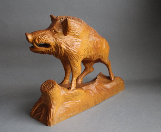 Image 1 of Grote, massief houten figuur van een wild zwijn, handgesneden vintage dierenbeeldje
