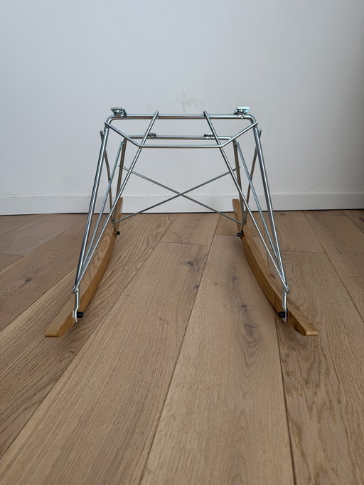 RAR Schommelstoel Eames chroom onderstel