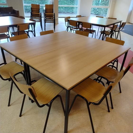 Komplette Kantinen-/Konferenzraumausstattung – Gemütliches Ambiente – 36 Stühle und 6 Tische (photo 3 of 11)