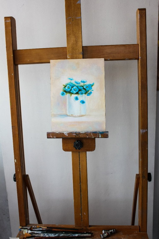 Hand-painted flowers in oil on panel. Oil painting of flowers signed by the artist. New.