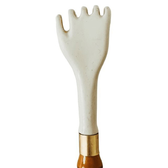 Image 1 of Vintage Mid-century Franse schoenlepel rugschraper faux bamboe resin 1960's