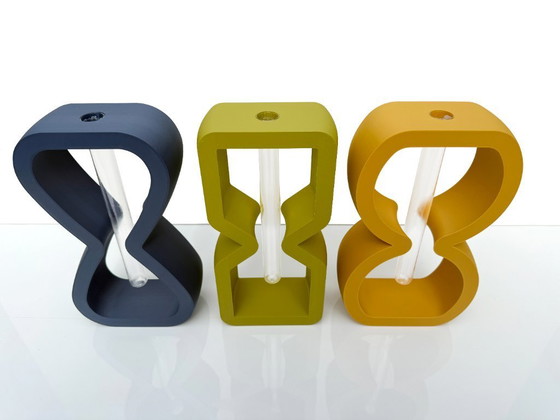 Image 1 of Relojes de arena atemporales (juego de 3 jarrones tallados)