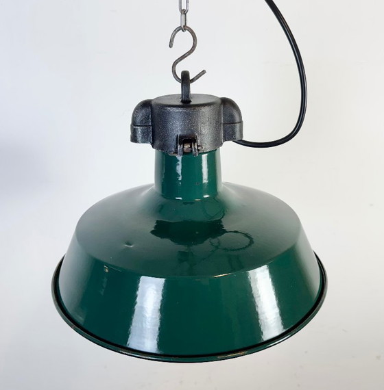 Image 1 of Lampada a sospensione industriale francese in smalto verde scuro, anni '60