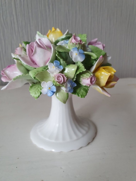 Image 1 of Copa de flores antigua de Royal Doulton con pie - Pastel - En perfecto estado - 13x13cm