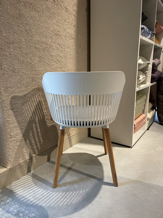 Image 1 of 1x Aiir Sessel mit Teakholzbeinen von Dedon GmbH