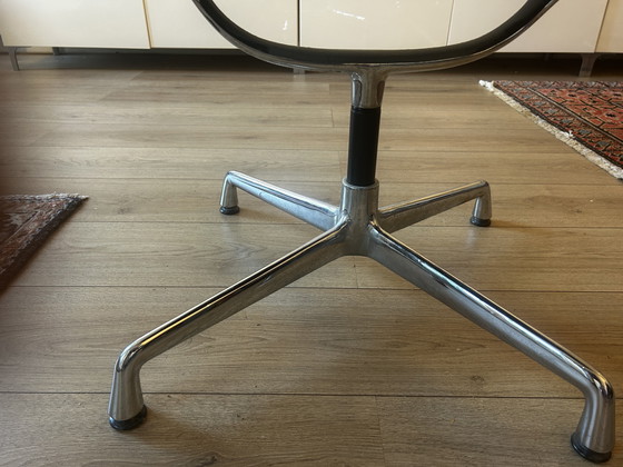 Image 1 of Vitra Eames 108 hopzak 1 taburete