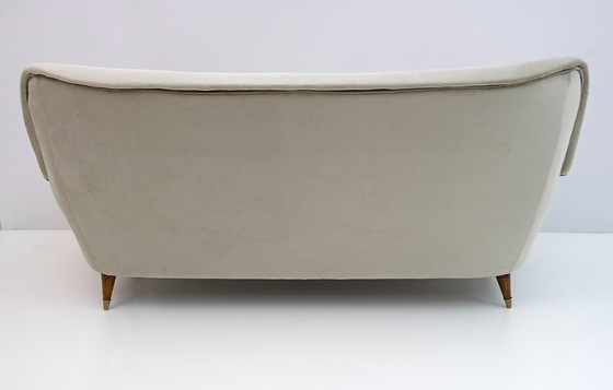 Image 1 of Divano in velluto attribuito a Gio Ponti per ISA, anni '50.