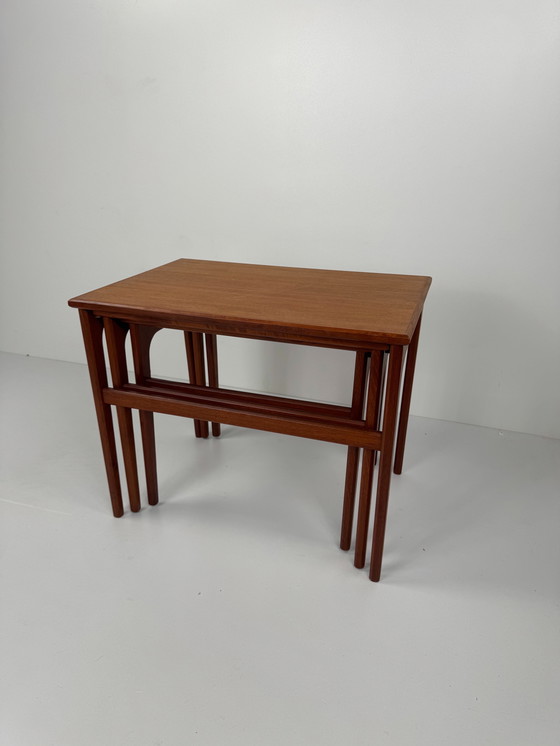 Image 1 of Juego de mesas nido de teca danesa - Elegancia de mediados de siglo