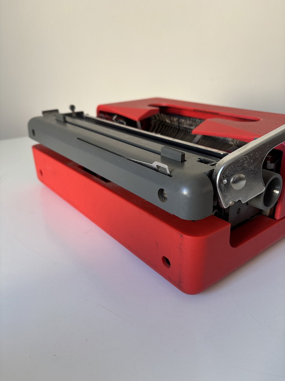 Image 1 of Macchina da scrivere Underwood 23 vintage rossa non funzionante