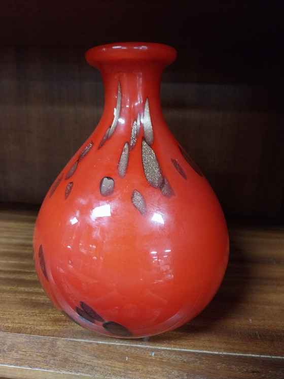 Image 1 of 1 vaso di murano di barovier e toso rosso con accenti dorati anni '70