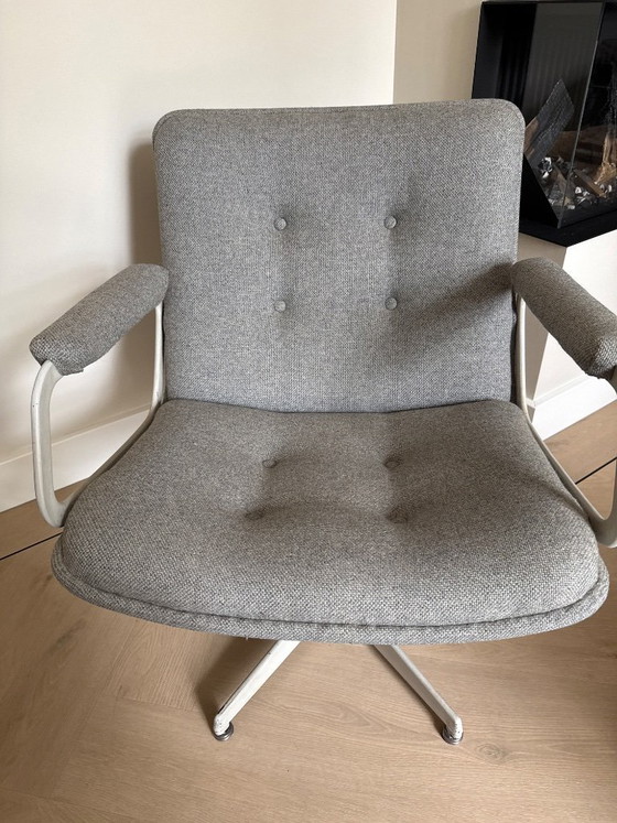 Image 1 of Artifort swivel armchair grey