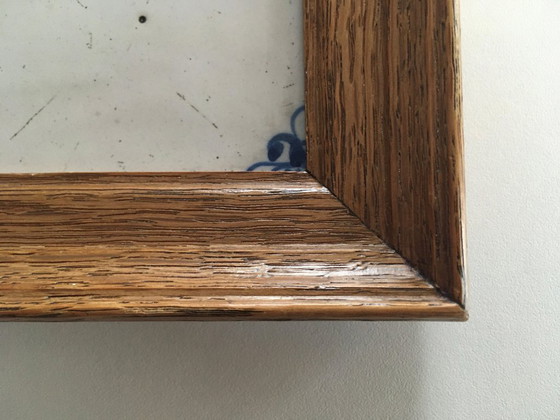 Image 1 of Azulejo azul de Delft de aproximadamente 1650-1750 con marco de roble