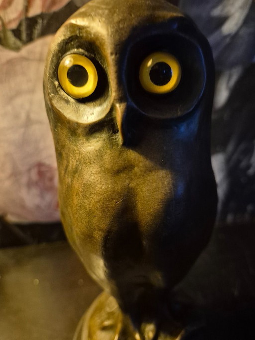 Statue de chouette Minerve en bronze avec des yeux en verre jaune