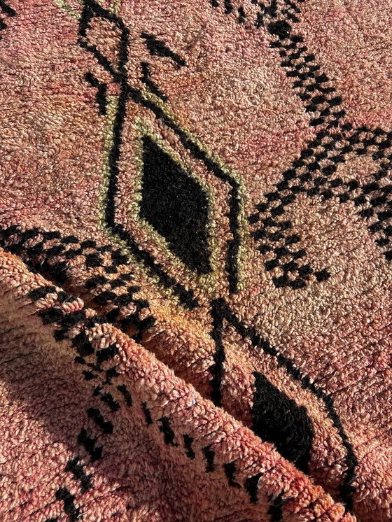 Image 1 of Modern Marokkaans handgemaakt wollen vloerkleed – Roze Berber vloerkleed 200x320 cm