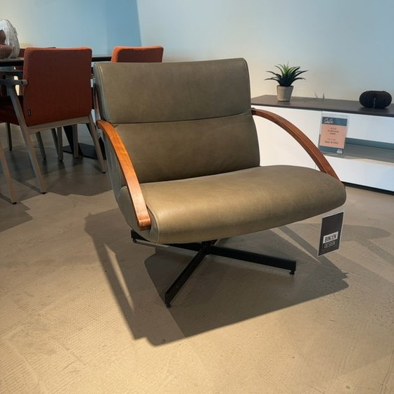 Image 1 of Harvink Focus swivel armchair