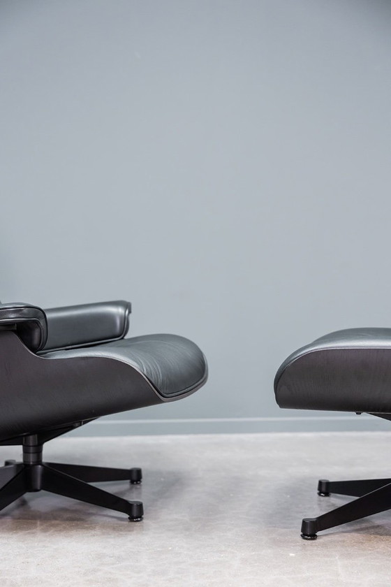 Image 1 of Poltrona Eames + pouf