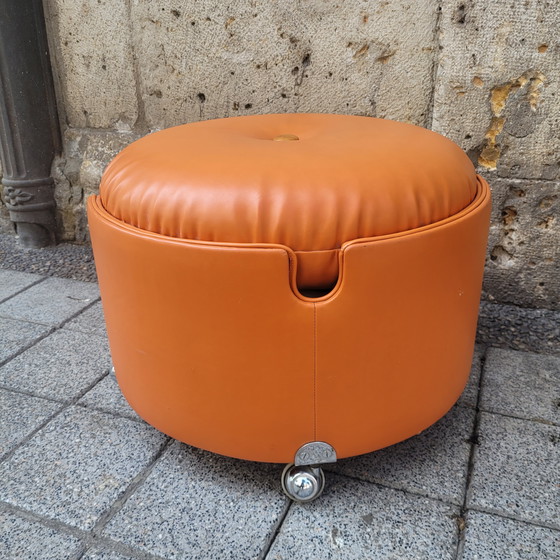 Image 1 of Puff naranja, serie Dilly Dally, Luigi Massoni para Poltrona Frau, 70’s - Italia