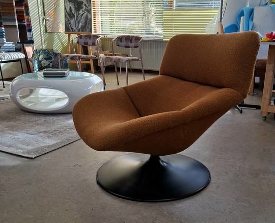 Image 1 of Artifort F518