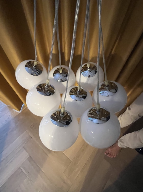 Image 1 of Lampada a sospensione vintage in stile Space Age con 8 sfere in vetro opalino / cromata