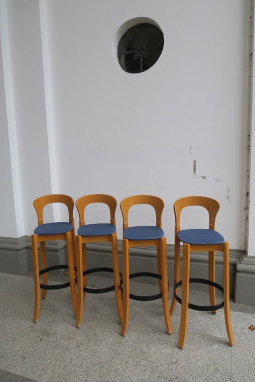 4 sgabelli da bar nello stile di Bruno Rey e Alvar Aalto