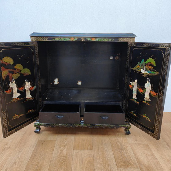 Image 1 of Vintage Antique Chinese bridal cabinet sideboard Chinoiserie cabinet