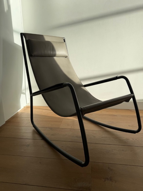 Rocking chair with black frame and grey seat, Living Divani, Metal, Leather, Modern (photo 5 of 7)