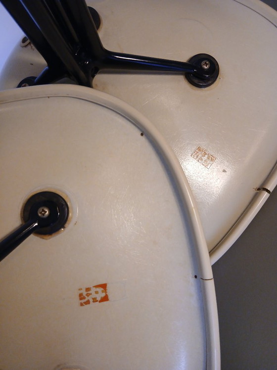 2 Eames Fiberglass Side Chairs With La Fonda Base – Charles & Ray Eames, Metal, Textile (photo 6 of 6)