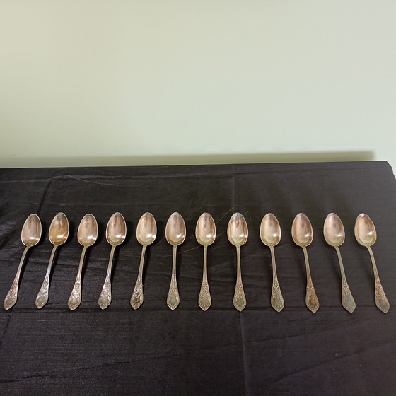 Image 1 of Casete antiguo de 12 cucharas de postre – Métal Blanc Alliages – P. Monnin Arras