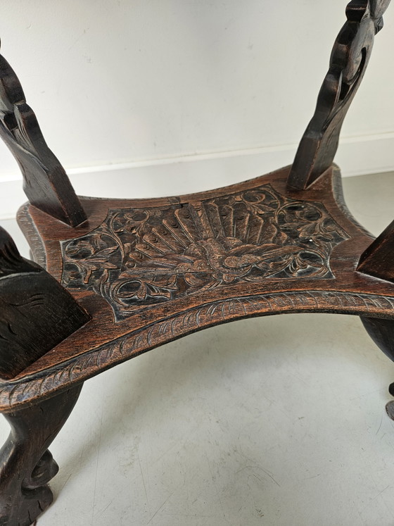 Image 1 of Antike handgeschnitzte indonesische