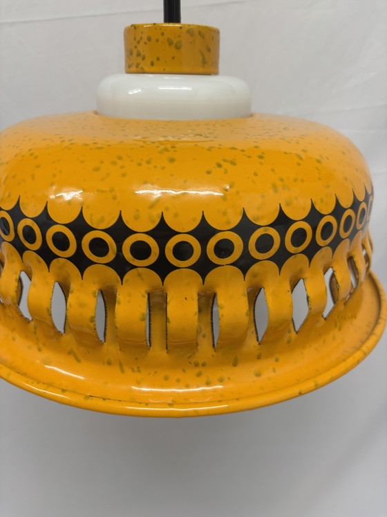 Image 1 of Lampada a sospensione vintage in ferro smaltato arancione degli anni '70