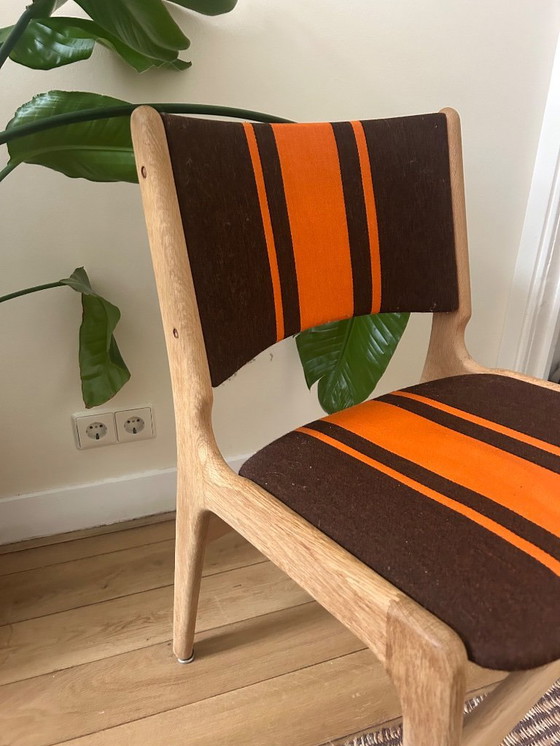 Image 1 of 4 sedie da pranzo Erik Buch arancioni/marroni con base in rovere chiaro