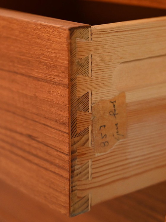 Image 1 of Deense ladekast van beuken- en teakhout van Børge Mogensen