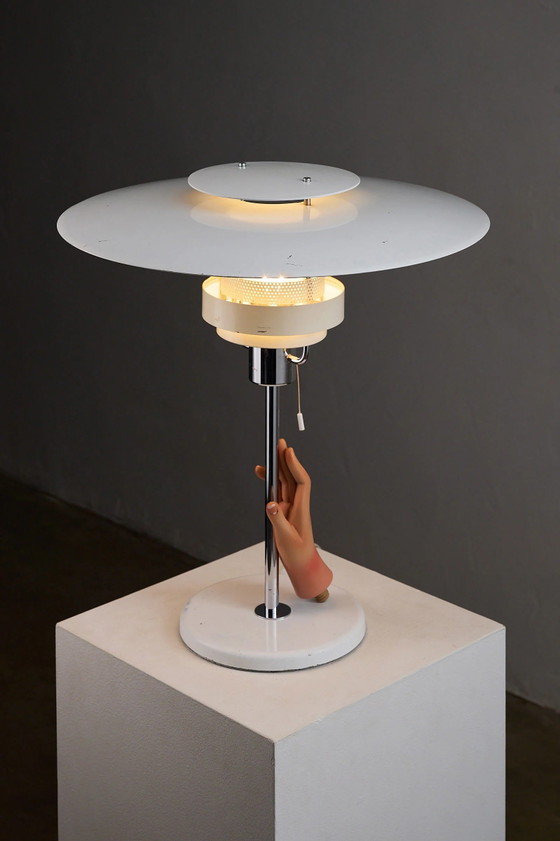 'Aurora' White Lacquered Metal Table Lamp by Olle Anderson for Boréns, Chrome, Mid Century Modern (photo 9 of 10)