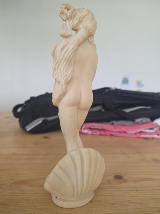 Image 1 of Harzstatue der Venus