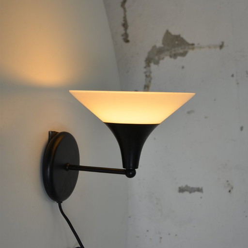 Lámparas de pared con forma de trompeta