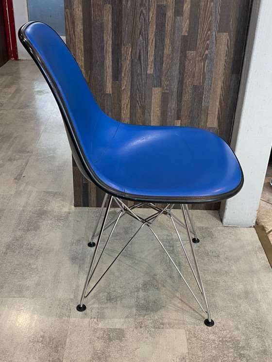 Image 1 of Sedia vintage Eames Herman Miller in vinile blu e fibra di vetro (anni '50, '60, '70)