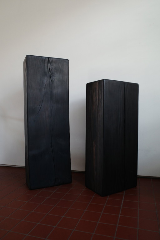 Socle en bois massif ébénisé