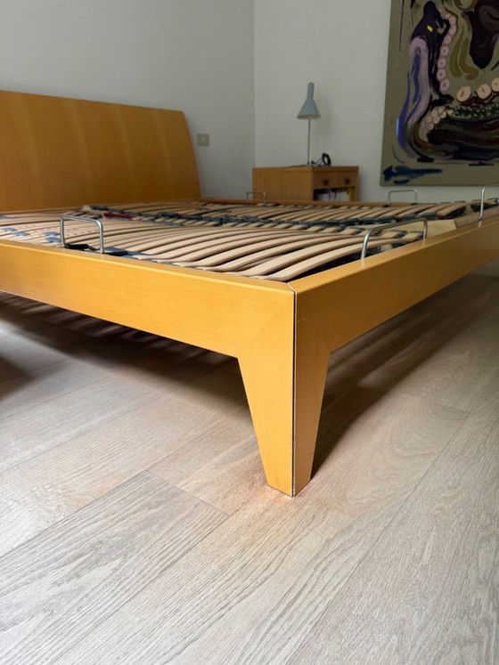 Image 1 of Estructura de cama Cassina