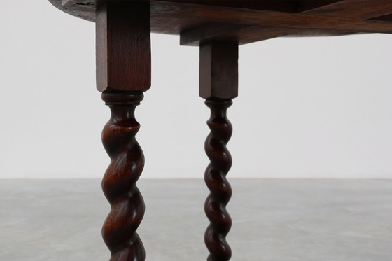 Image 1 of Mesa auxiliar rústica redonda de roble trenzado con cebada, Francia, década de 1950