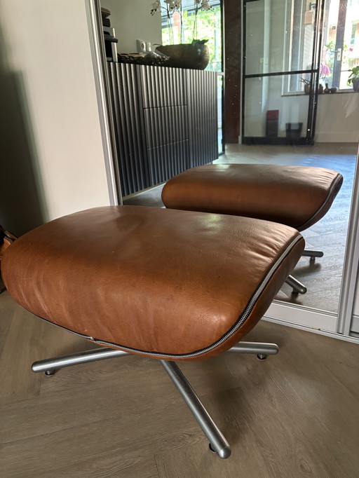 Label recliner armchair with pouffe