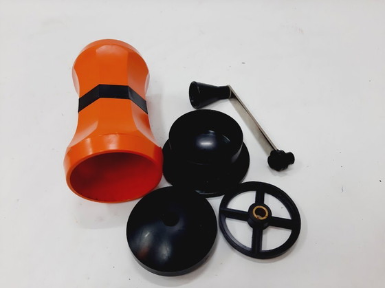 Image 1 of Macinacaffè vintage in plastica arancione