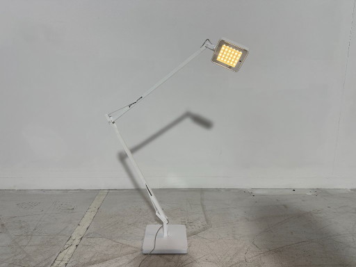 (4) Lampada da scrivania a LED Flos Kelvin bianca - Antonio Citterio - Design italiano – bureaulampen, Metal (photo 2 of 7)
